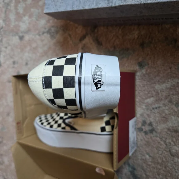 New Vans Classic Slip-On Checkerboard Stackform Shoe - never used - Picture 2 of 6